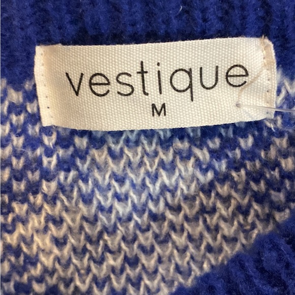 NWT medium sweater. Brand: Vestique - Picture 3 of 4